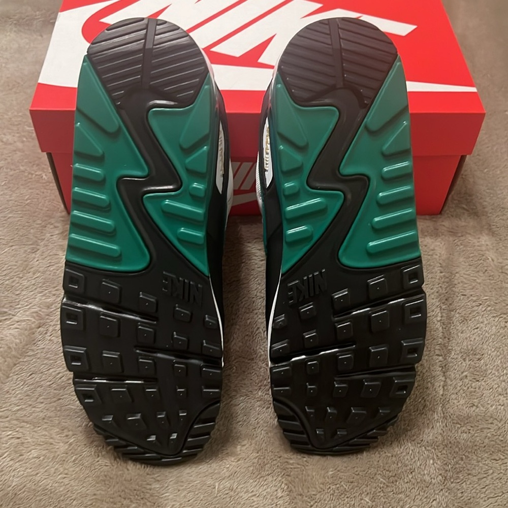 New mens size 10.5 NIKE AIR MAX 90 - Picture 5 of 6